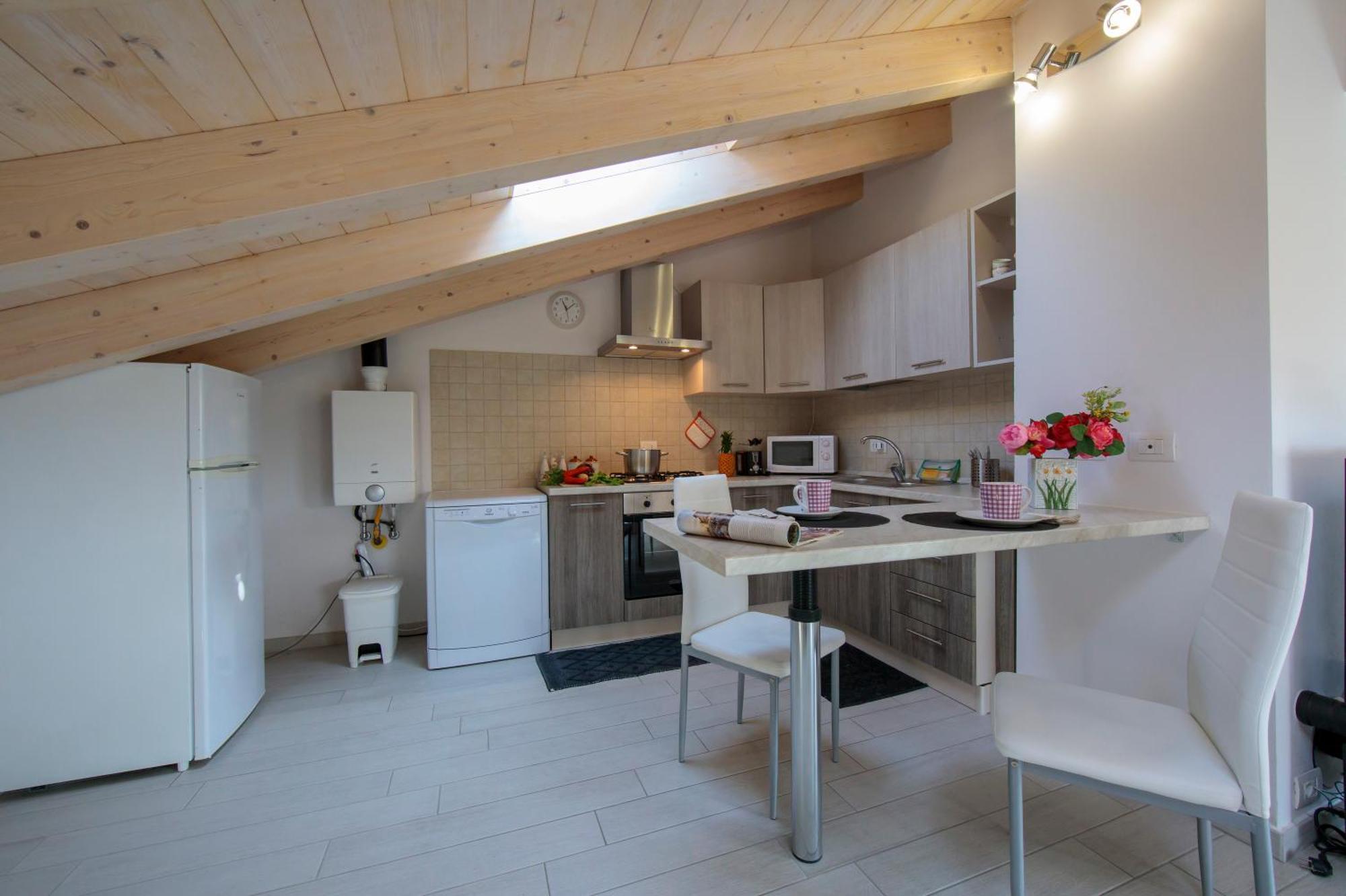 Silver Lake Apartment - Happy Rentals Angera Exteriör bild